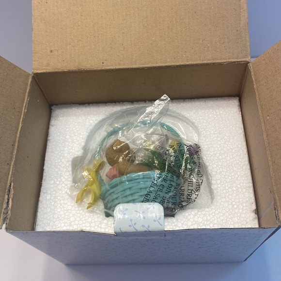 NEW! Cherished Teddies, Betty Lou, Special Delivery - Picture 11 of 16